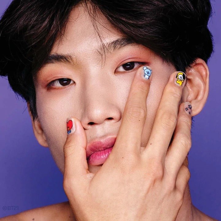 BT21: Universtar Gel Nail Strips (Set of 35) - MAKEUPMX Distribuidora